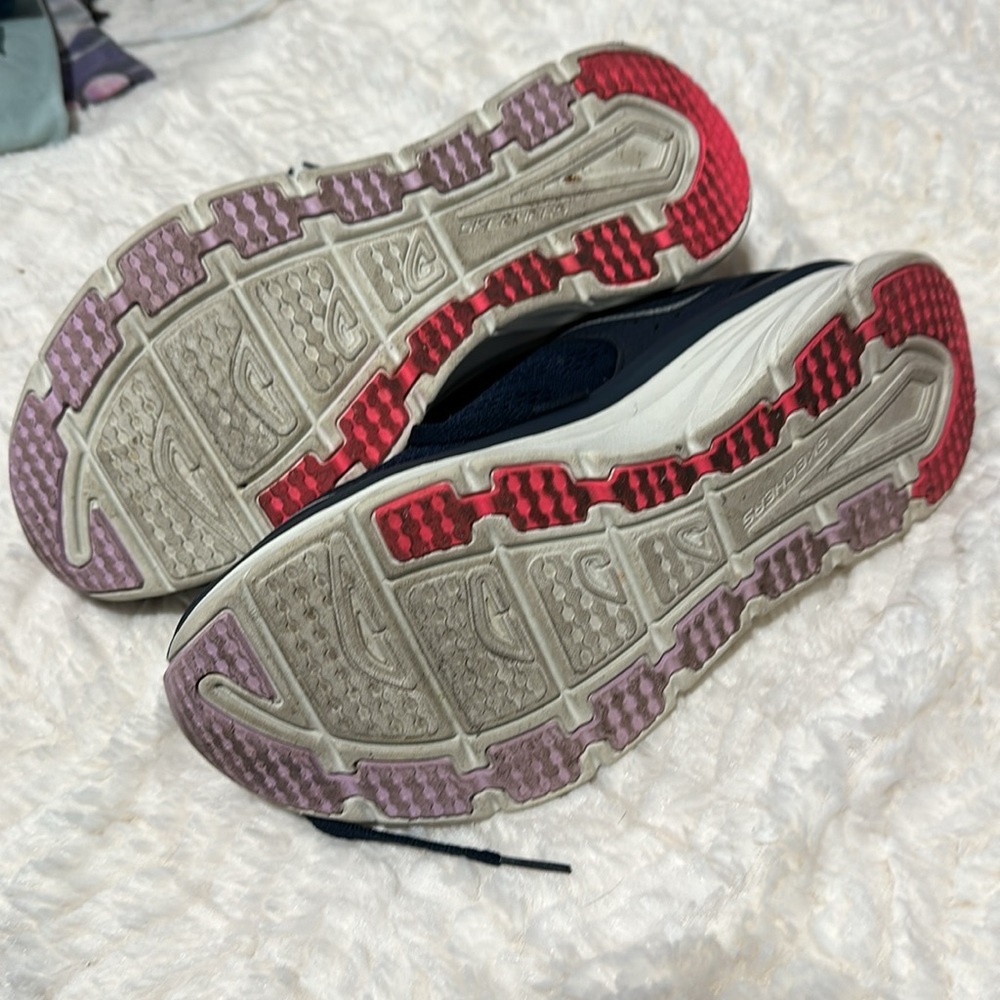 Skechers Sneakers. - Picture 4 of 4